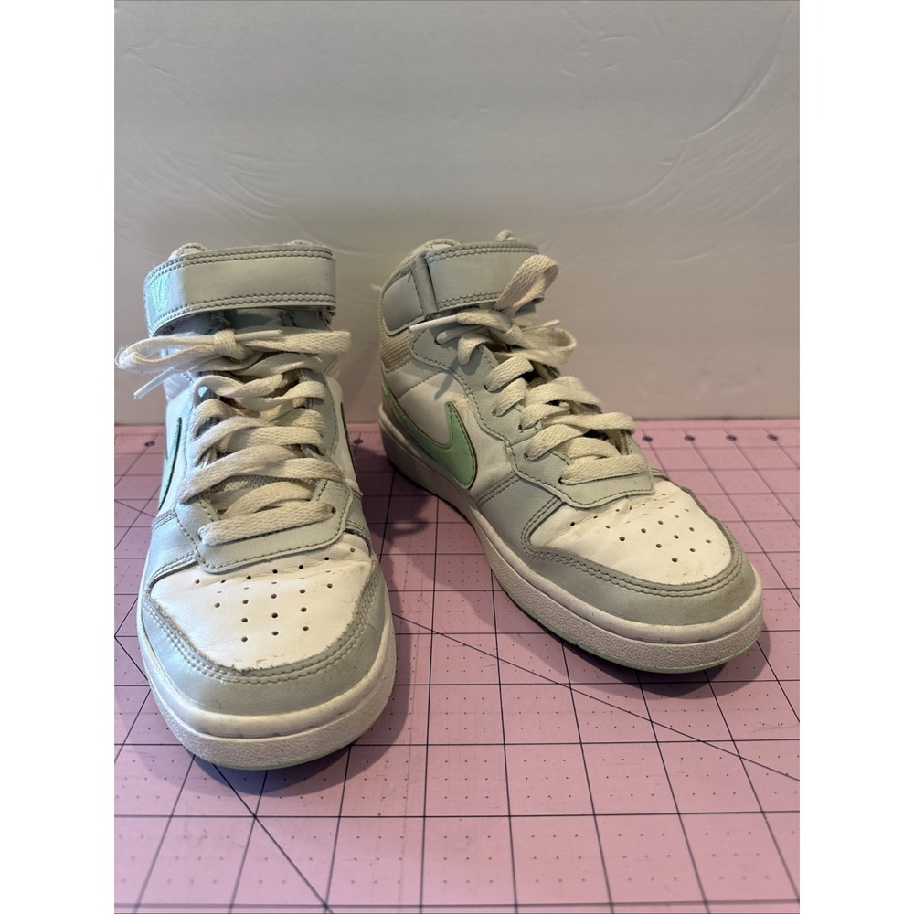 Nike Court Borough Mid 2‎ Shoes Youth Size 3.5Y Green CD7782-011 Sneakers